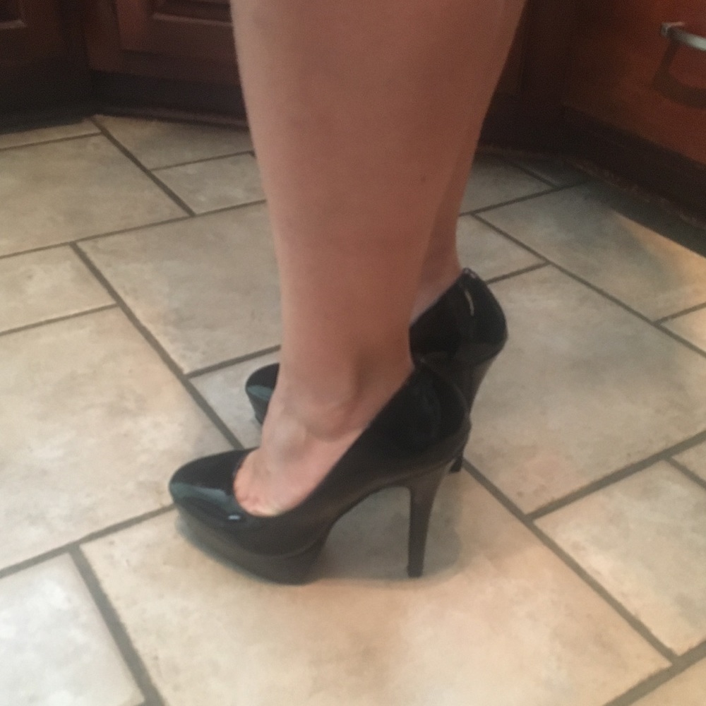 🔥Jessica Simpson Patent Black Platforms 🔥